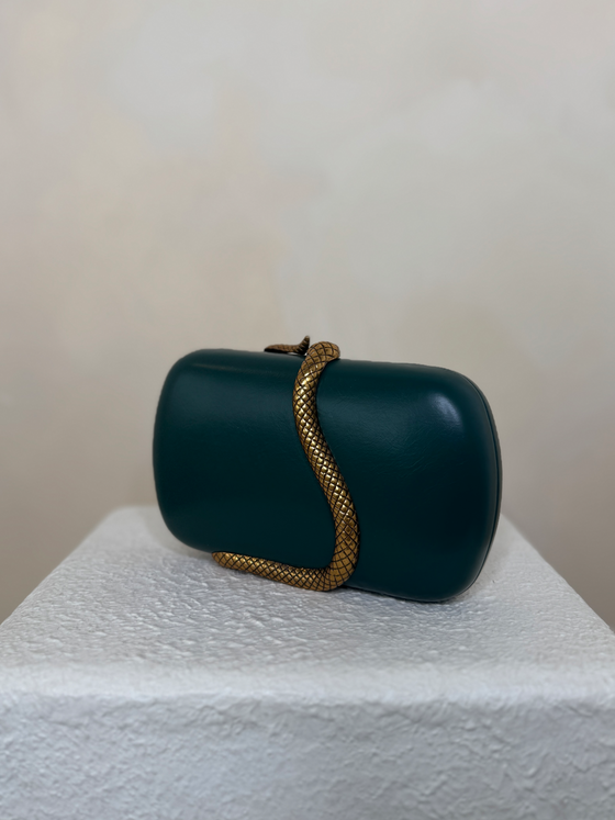 A FALL ESSENTIAL CROC BAG