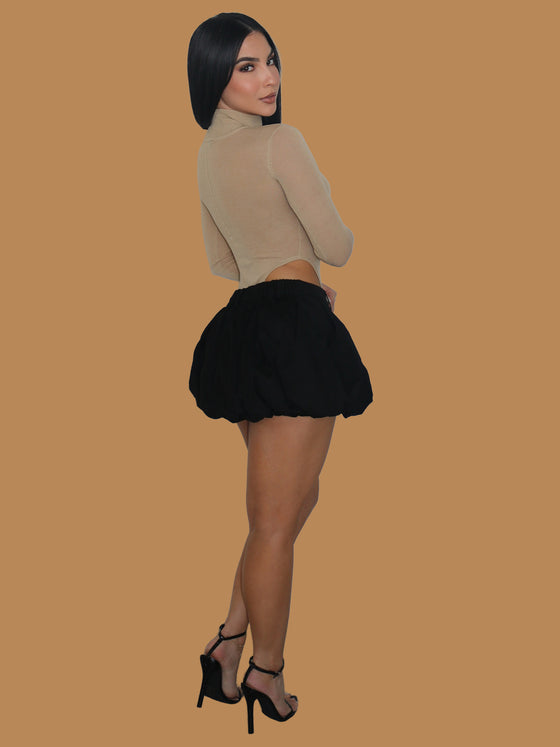 WOVEN PLEATED BUBBLE SHORTS